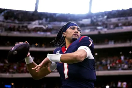 Stroud Aprobado: QB de Texans Listo para Enfrentar a Colts Tras Conmoción