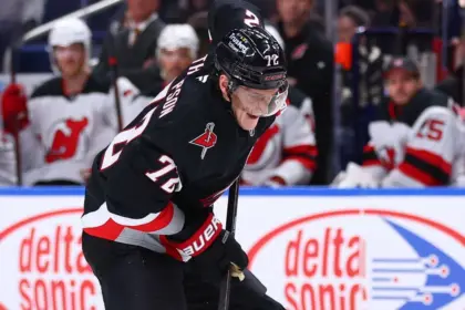 Thompson de Sabres Ajusta Cuentas con Noesen de Devils Tras Polémica