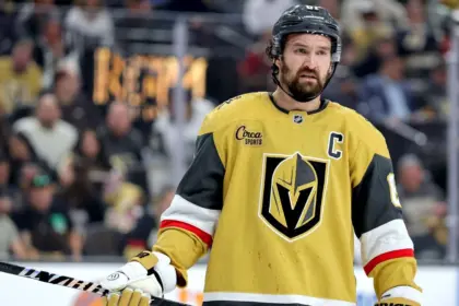 Stone Regresa con Gol, Pero Knights Caer en Shootout ante Senators
