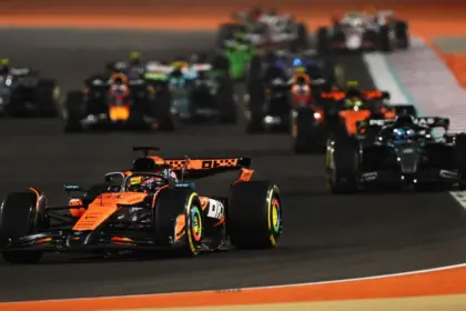 Piastri Domina Sprint en Qatar: Victoria Contundente Sobre Russell