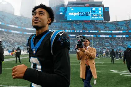 Panthers celebran victoria clave ante Rams y sueñan con playoffs NFL