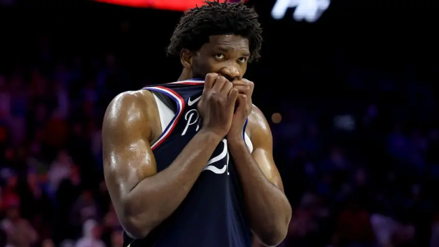 Embiid Regresa en Derrota: 76ers Caer ante Hawks en Doble OT