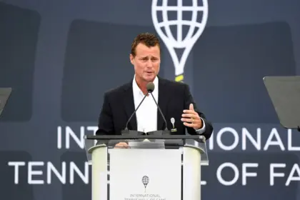 Hewitt y su hijo caen en cuartos: Regreso del ex N.1 de tenis no fue completo