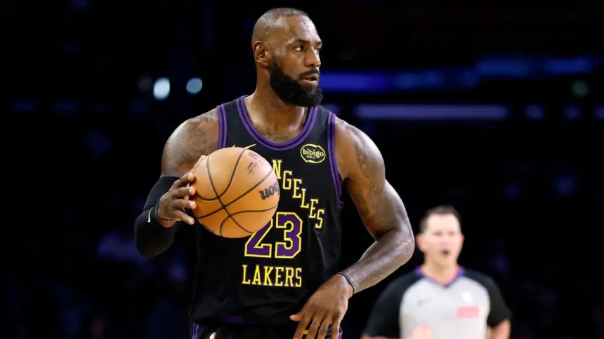LeBron James Descansa, Lakers Vencen Pelicans: Gestión y Futuro NBA