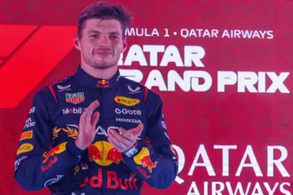 Verstappen Acepta "Chucky" de Brown: Rivalidad F1 en Clímax Final Abu Dhabi