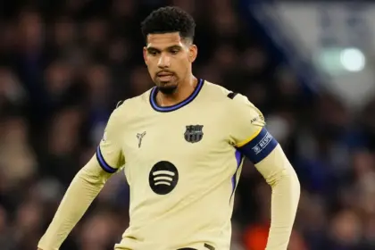 Araújo, defensa del Barça, recibe permiso por problemas mentales