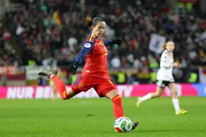 Aitana Bonmatí, Balón de Oro, operada por fractura; baja de España