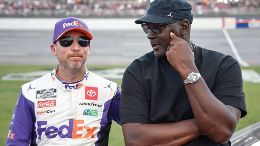 Hamlin se quiebra en juicio antimonopolio NASCAR ante la mirada de Michael Jordan