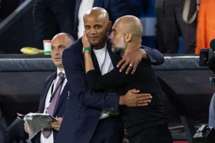 Kompany Desmiente Vínculos con el City: Enfocado en el Bayern y la Copa DFB