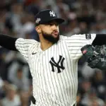 Mets firman a Devin Williams: Refuerzan bullpen con relevista estrella por 3 años