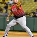 Lakins Brilla: Escogido Blanquea a Águilas 6-0 en Santiago, LIDOM