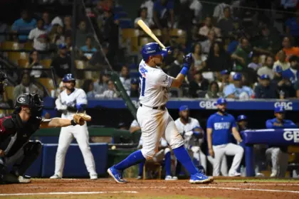 Adames Héroe: Licey Vence a Gigantes 4-3 con Sencillo en el Quisqueya
