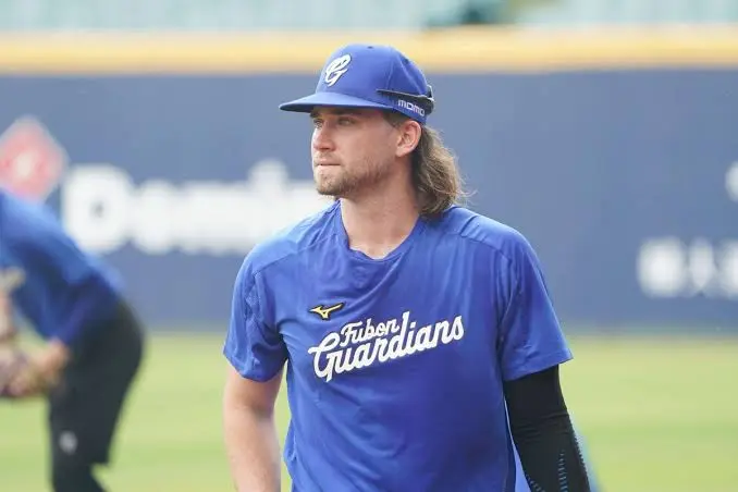 Toros del Este refuerzan pitcheo: Anuncian al zurdo Aaron Leasher