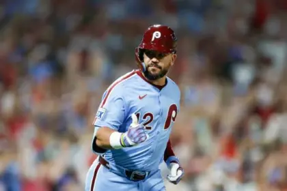 Gigantes de San Francisco entran en la pelea por el bateador Kyle Schwarber 17 Gigantes de San Francisco entran en la pelea por el bateador Kyle Schwarber