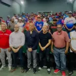 Cotuí: Arranca Torneo de Softbol Empresarial con 67 Equipos y Dedicatoria a Kelvin Cruz