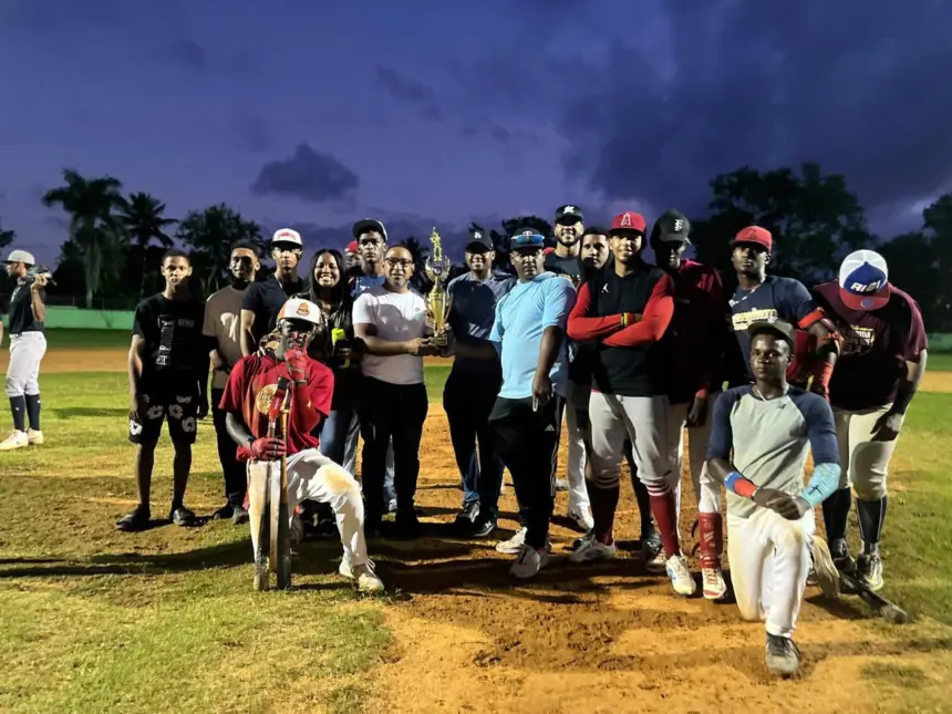 Monte Plata Campeón: Conquista la Copa AA de Pelota en Sabana Grande
