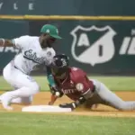 Gigantes del Cibao vencen a Estrellas en extra innings: 4ta victoria al hilo