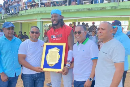 Diputado Jhon Contreras Honra a Elly De La Cruz en Sabana Grande de Boyá 14 Diputado Jhon Contreras Honra a Elly De La Cruz en Sabana Grande de Boyá