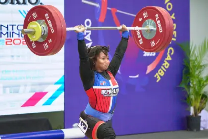 Nathalia Novas Brilla: Plata y Bronces en Centroamericano de Pesas