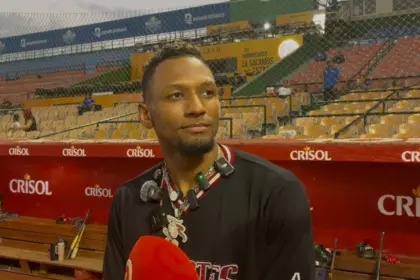 Rojas Ignora Abucheos y Esquiva Polémica Arbitral en Lidom