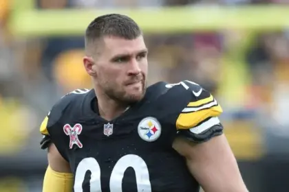 TJ Watt, estrella de los Steelers, hospitalizado por lesión pulmonar
