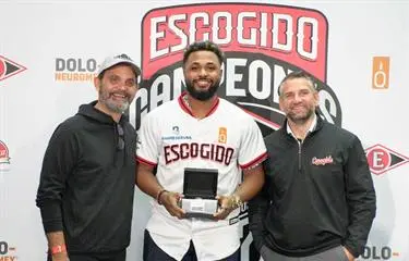 Escogido Celebra: Anillos de Campeón 2024-25 con Junior Caminero