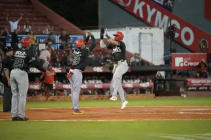 LIDOM: Leones escalan, Águilas sólidas y Toros firmes en la cima