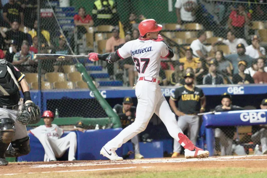 Escogido vence a Águilas con rally épico: 8-5 en emocionante juego 1 Escogido vence a Águilas con rally épico: 8-5 en emocionante juego