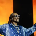 Snoop Dogg Lleva Ritmo Navideño a la NFL: Espectáculo en el Juego de Navidad