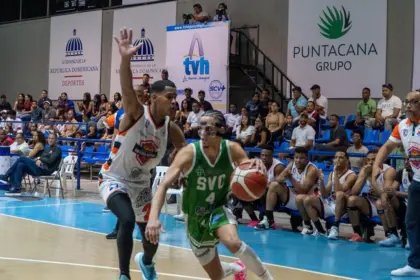 Savica Domina TBS Higüey 2025: Lidera Serie Regular Tras Victoria