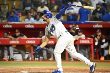 Mejía Impulsa y Núñez con 400 Hits: Licey Vence a los Toros en la LIDOM