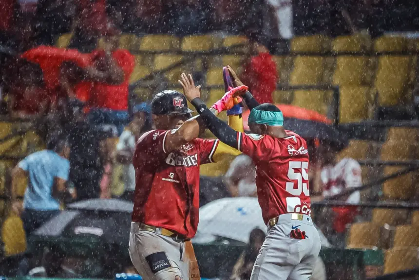 Grand Slam de Carreras Impulsa Gigantes al Tercer Lugar en LIDOM