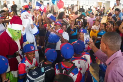 Campeones Dominicanos: Éxito en Cartagena y Recibimiento Triunfal en AILA 13 Campeones Dominicanos: Éxito en Cartagena y Recibimiento Triunfal en AILA