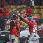 Grand Slam de Carreras Impulsa Gigantes al Tercer Lugar en LIDOM