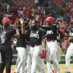Leones del Escogido vencen a Toros en extrainnings y lideran el Round Robin