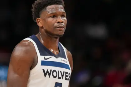 Edwards Abandona la Banca: Polémica en Derrota de Timberwolves ante Hawks 13 Edwards Abandona la Banca: Polémica en Derrota de Timberwolves ante Hawks