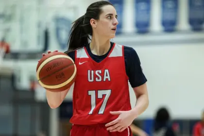 Caitlin Clark revela detalles de su zapatilla y pasión por los Chiefs con Kelce