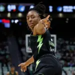 WNBA: Jugadoras buscan acuerdo justo, amenazan con huelga por salarios