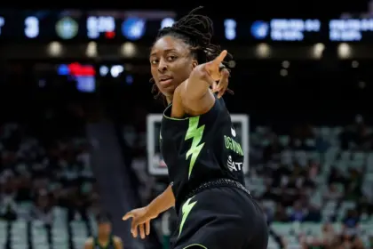 WNBA: Jugadoras buscan acuerdo justo, amenazan con huelga por salarios