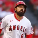 Rendón fuera en 2026: Angelinos reestructuran contrato y buscan antesalista