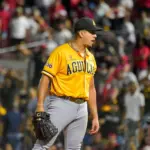 Águilas Cibaeñas Derrotan a Leones: De La Cruz Brillante y Ofensiva Explosiva