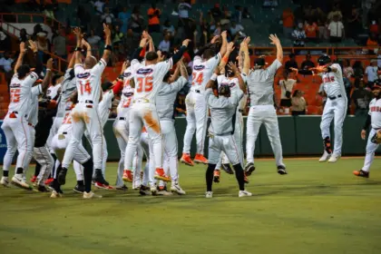 Toros del Este dominan a Gigantes: Jiménez, Alcántara y De la Cruz brillan