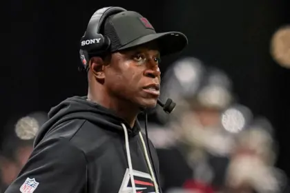 Falcons Despiden a Morris y Fontenot Tras Cierre Caliente