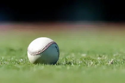 Kona Takahashi: Lanzador Japonés Pierde Oportunidad en MLB Tras Vencer Plazo