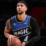 Suggs de los Magic, baja indefinida por contusión de rodilla