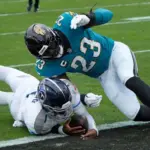 Cam Ward, QB de los Titans, evitaría cirugía tras lesión de hombro