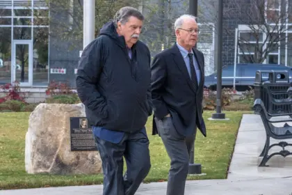 Jim France: Defensa de NASCAR ante demanda por charters