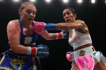 Serrano Domina a Tellez en Puerto Rico y Retiene Títulos Mundiales