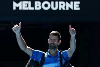 Djokovic se Retira de Adelaide: Prepara el Asalto al Abierto de Australia