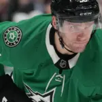 Rantanen se Enfrenta a Hurricanes: Nuevo Comienzo con los Stars